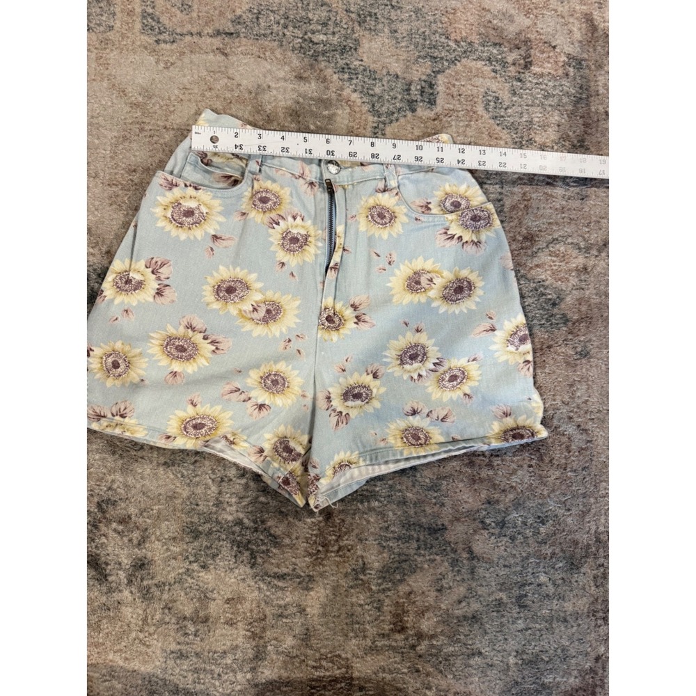 A. Byer California Vintage 90s Sunflower Print High Waisted Denim Shorts Size 9 - Picture 2 of 6